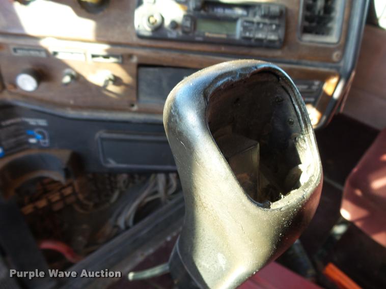 image for item K1103 1991 Freightliner FLD semi truck