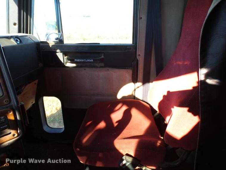 image for item K1103 1991 Freightliner FLD semi truck