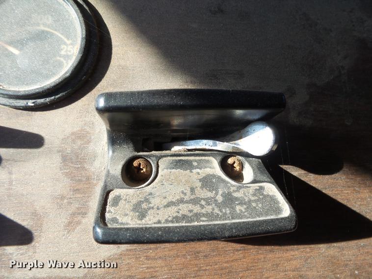 image for item K1103 1991 Freightliner FLD semi truck