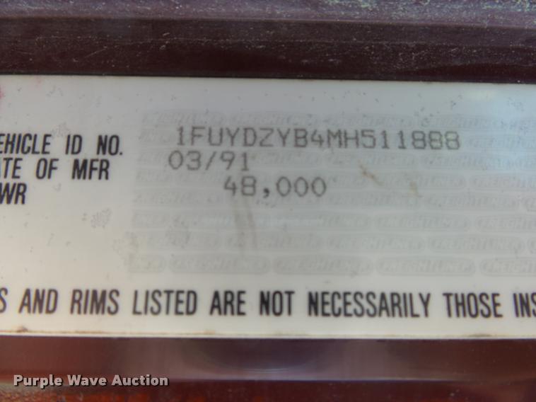 image for item K1103 1991 Freightliner FLD semi truck