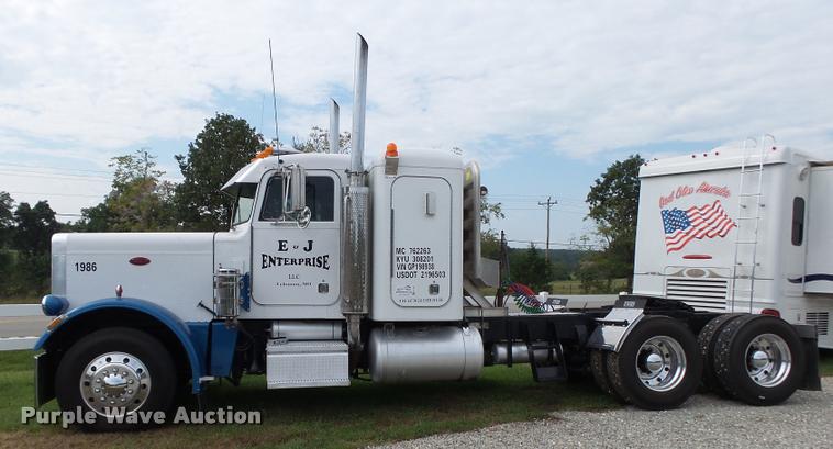 image for item K1129 1986 Peterbilt 359 semi truck