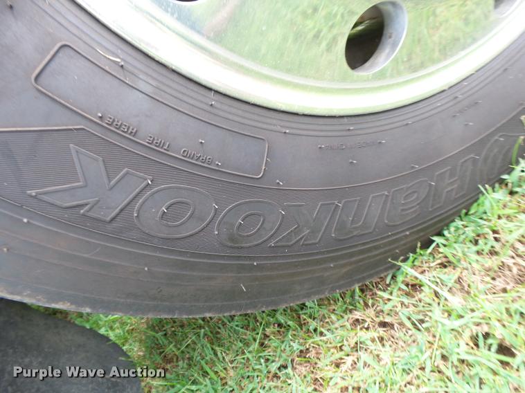 image for item K1129 1986 Peterbilt 359 semi truck