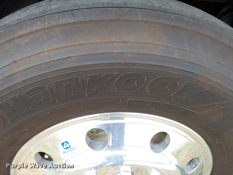 image for item K1129 1986 Peterbilt 359 semi truck