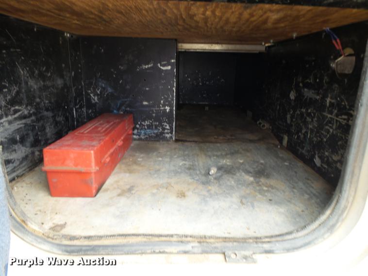 image for item K1129 1986 Peterbilt 359 semi truck