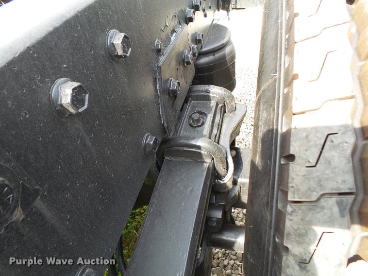 image for item K1129 1986 Peterbilt 359 semi truck