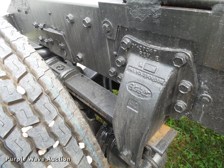 image for item K1129 1986 Peterbilt 359 semi truck