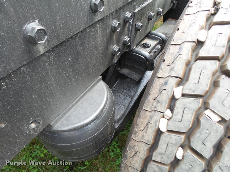 image for item K1129 1986 Peterbilt 359 semi truck