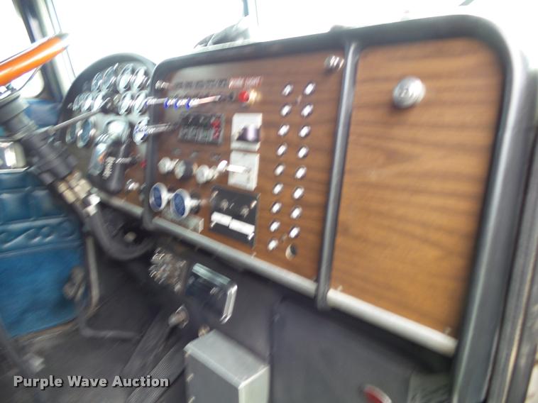 image for item K1129 1986 Peterbilt 359 semi truck