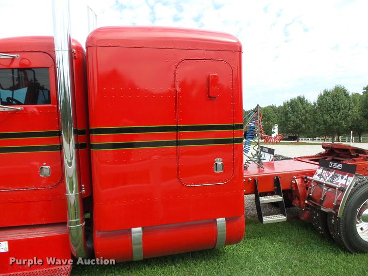 image for item K1130 1993 Peterbilt 379 semi truck