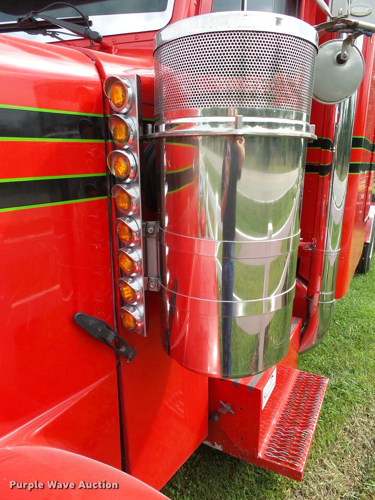 image for item K1130 1993 Peterbilt 379 semi truck