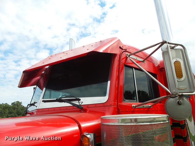 image for item K1130 1993 Peterbilt 379 semi truck