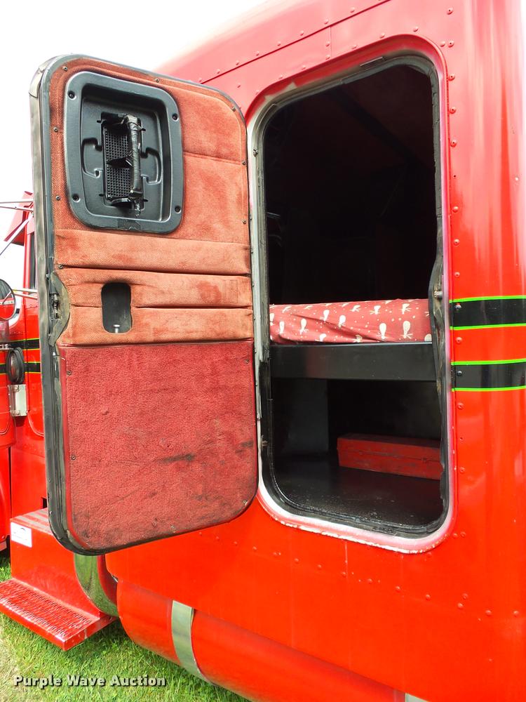 image for item K1130 1993 Peterbilt 379 semi truck