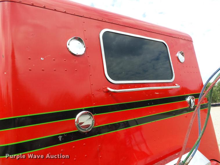 image for item K1130 1993 Peterbilt 379 semi truck