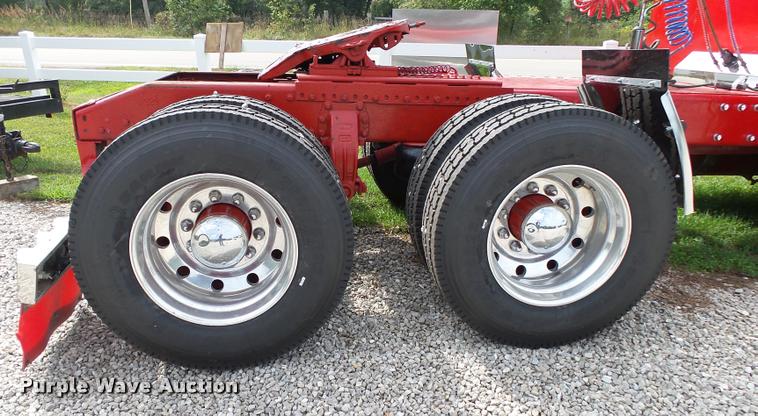 image for item K1130 1993 Peterbilt 379 semi truck