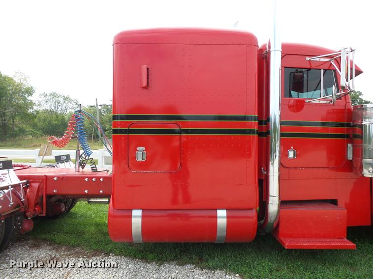 image for item K1130 1993 Peterbilt 379 semi truck