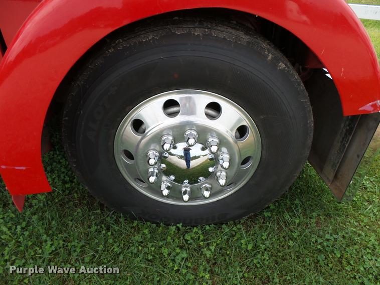 image for item K1130 1993 Peterbilt 379 semi truck