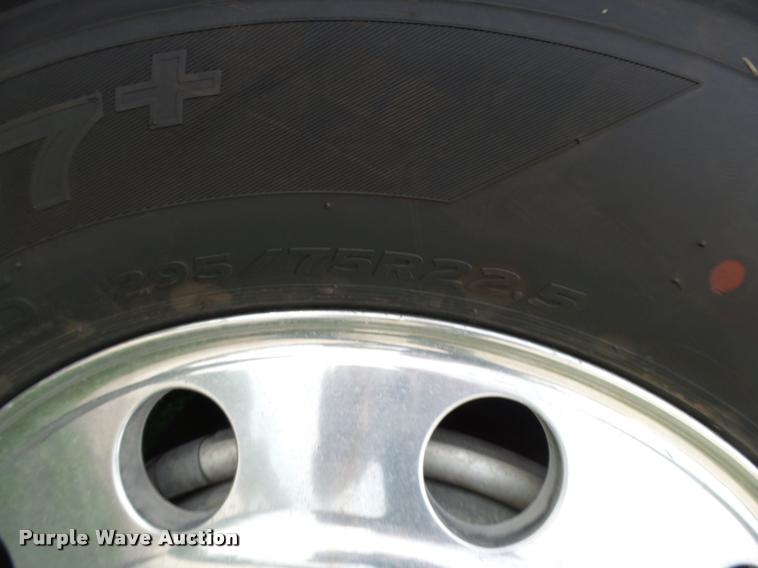 image for item K1130 1993 Peterbilt 379 semi truck