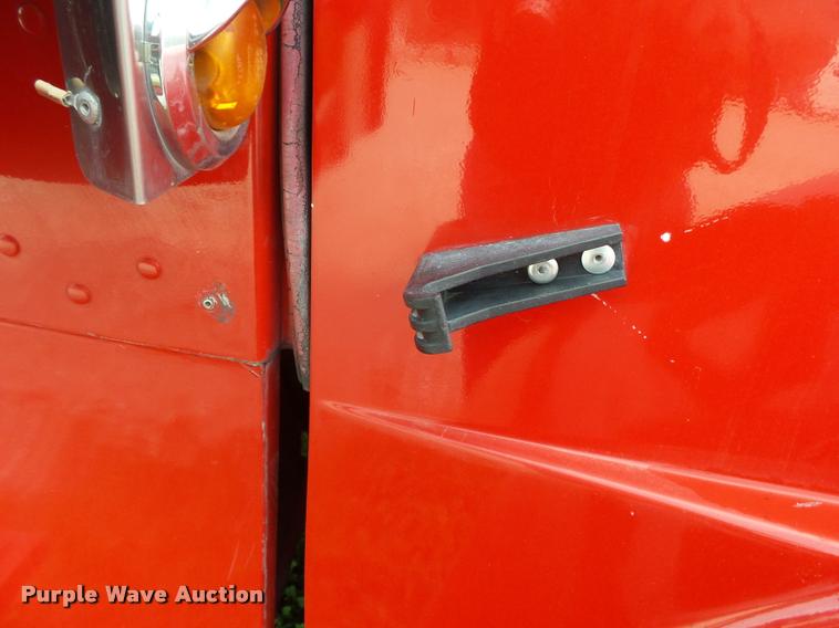 image for item K1130 1993 Peterbilt 379 semi truck