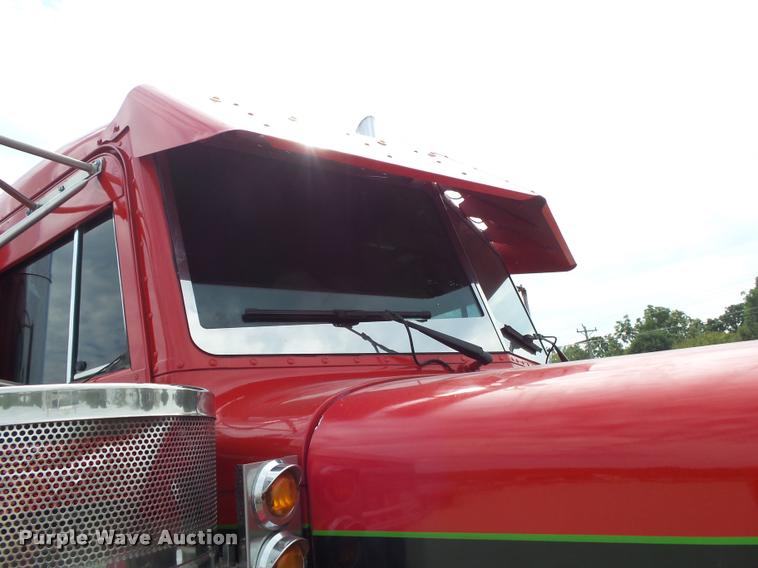 image for item K1130 1993 Peterbilt 379 semi truck