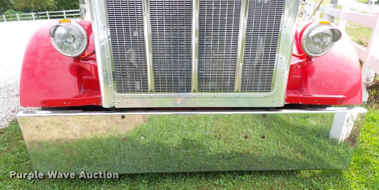 image for item K1130 1993 Peterbilt 379 semi truck