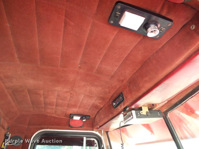 image for item K1130 1993 Peterbilt 379 semi truck