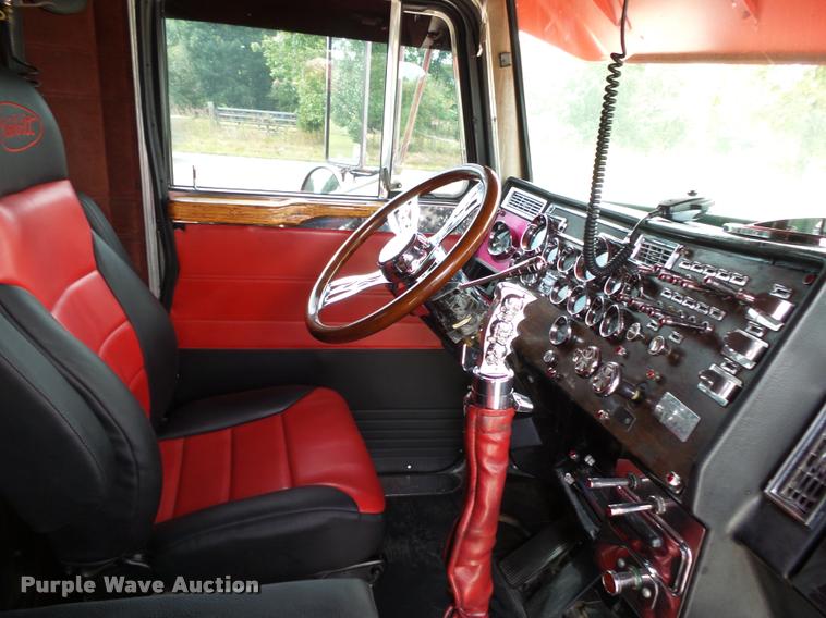 image for item K1130 1993 Peterbilt 379 semi truck