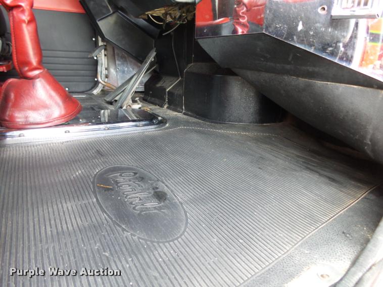 image for item K1130 1993 Peterbilt 379 semi truck