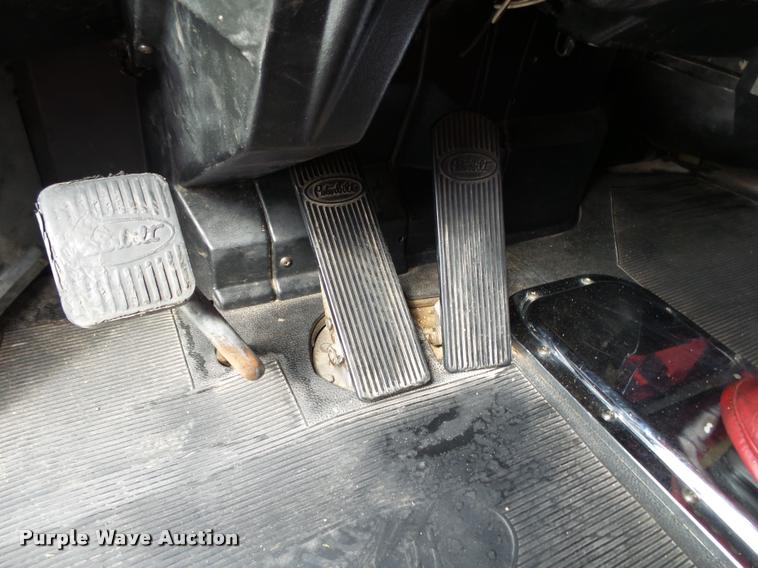 image for item K1130 1993 Peterbilt 379 semi truck