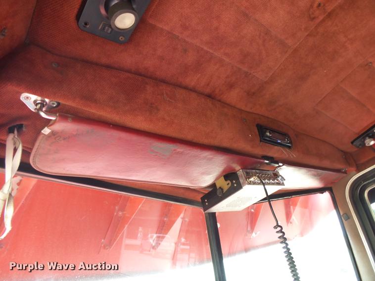 image for item K1130 1993 Peterbilt 379 semi truck