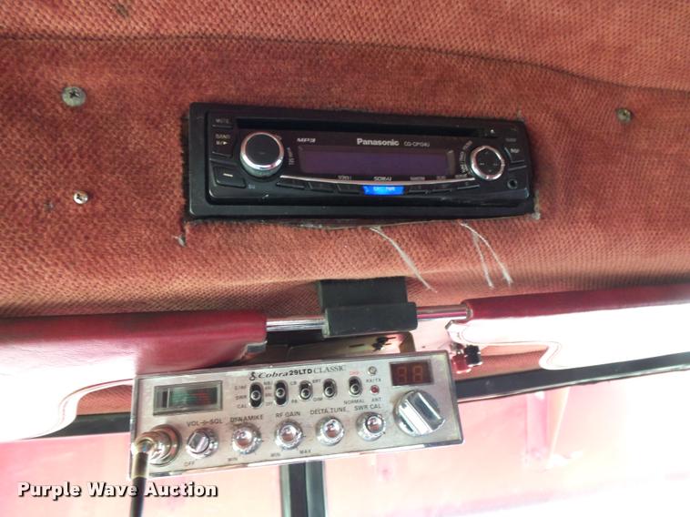 image for item K1130 1993 Peterbilt 379 semi truck