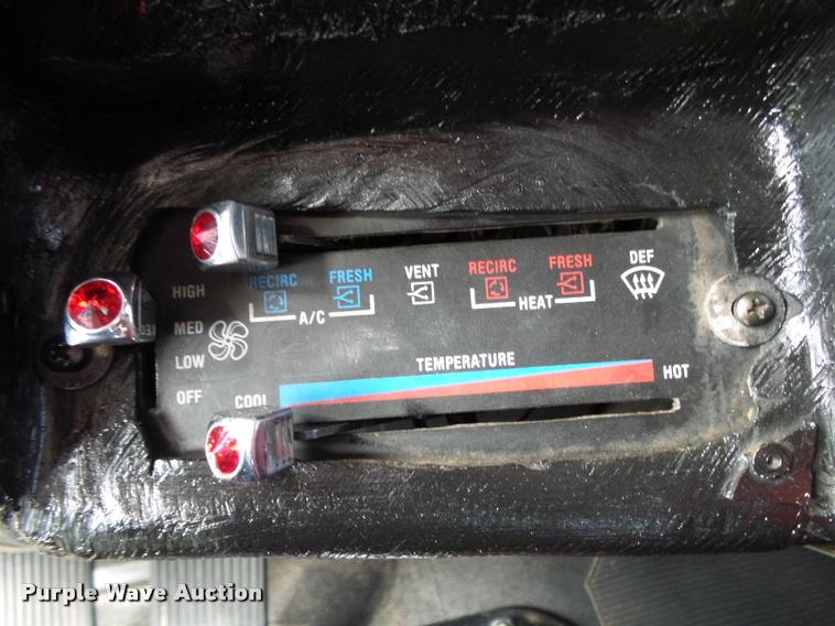 image for item K1130 1993 Peterbilt 379 semi truck