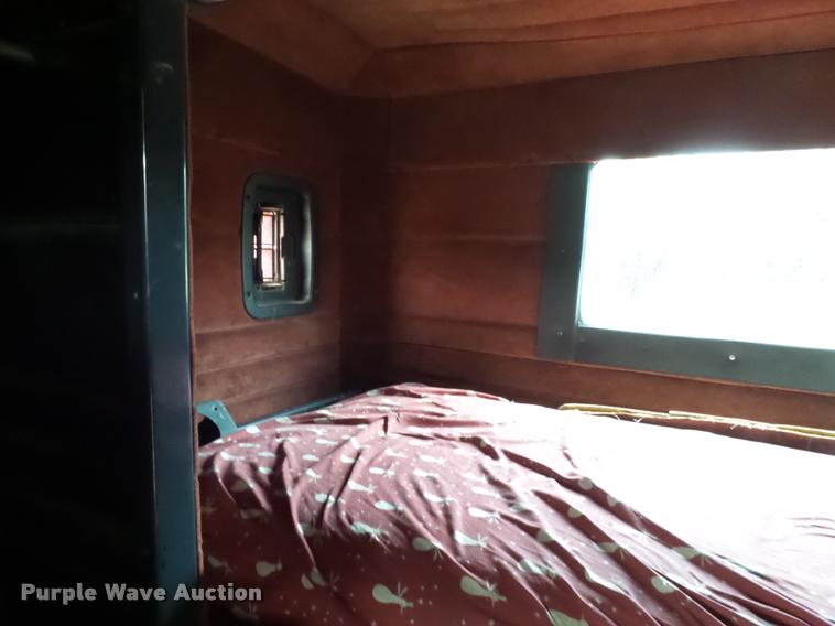 image for item K1130 1993 Peterbilt 379 semi truck