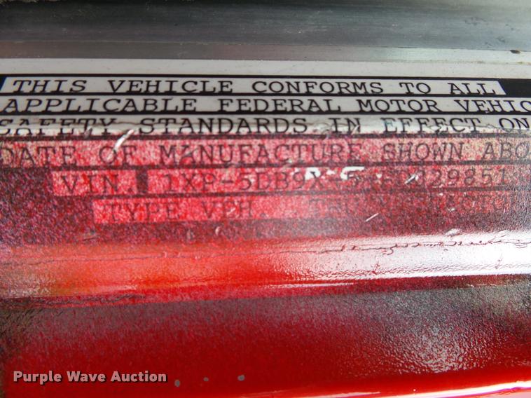 image for item K1130 1993 Peterbilt 379 semi truck