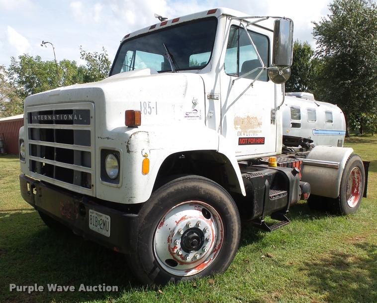 image for item K1134 1981 International semi truck