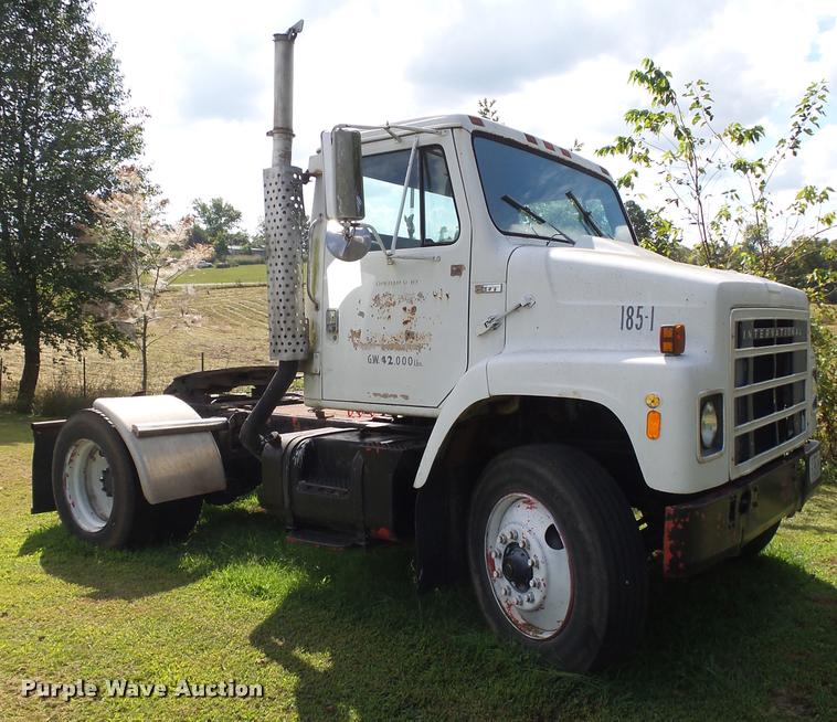 image for item K1134 1981 International semi truck