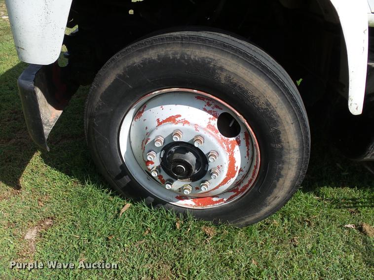 image for item K1134 1981 International semi truck