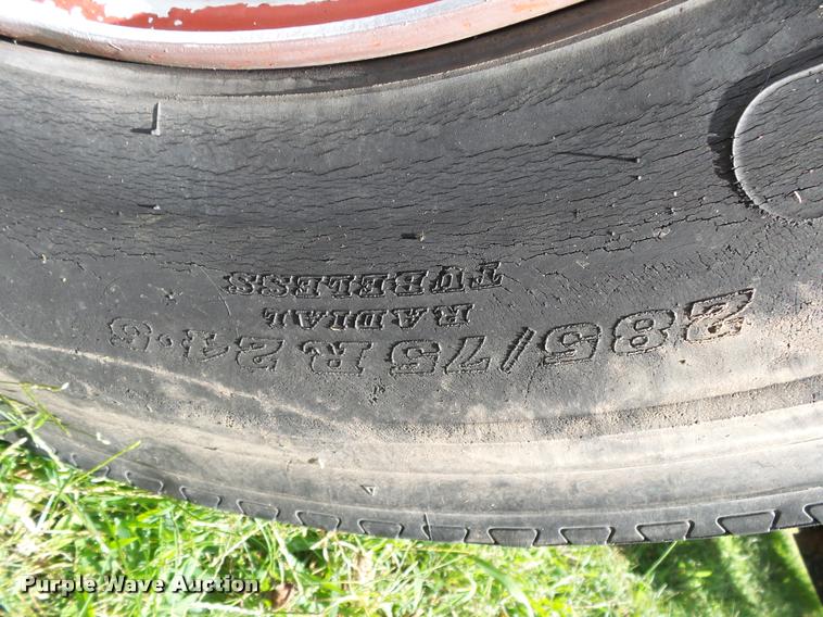 image for item K1134 1981 International semi truck