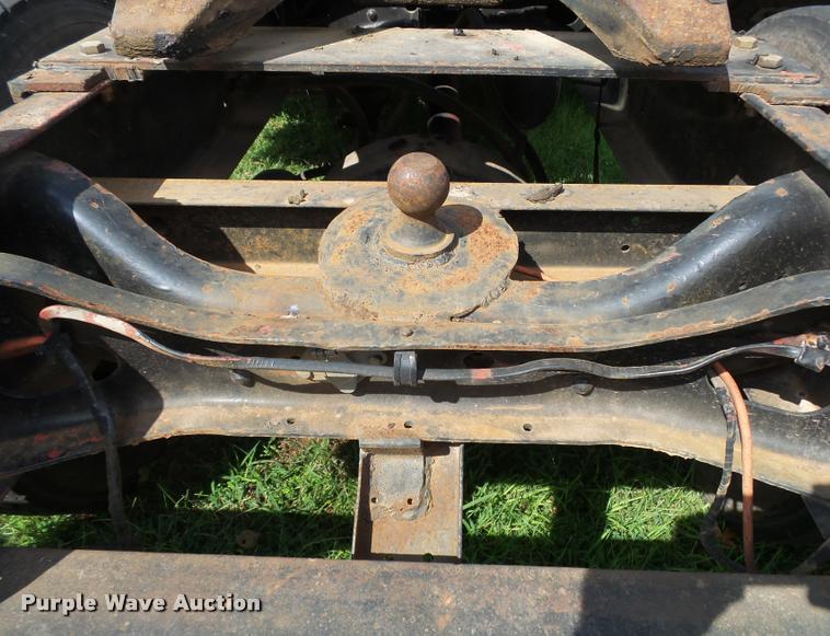 image for item K1134 1981 International semi truck