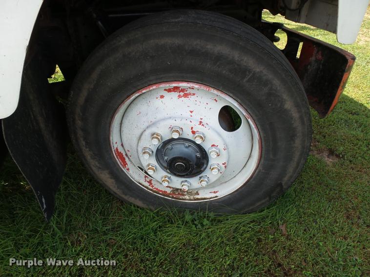 image for item K1134 1981 International semi truck