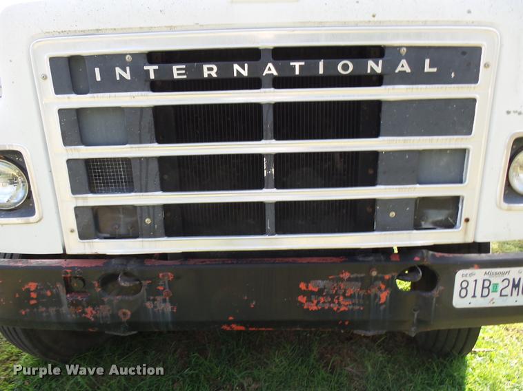 image for item K1134 1981 International semi truck