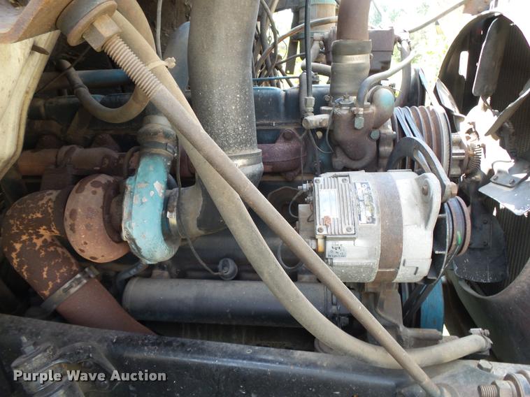 image for item K1134 1981 International semi truck