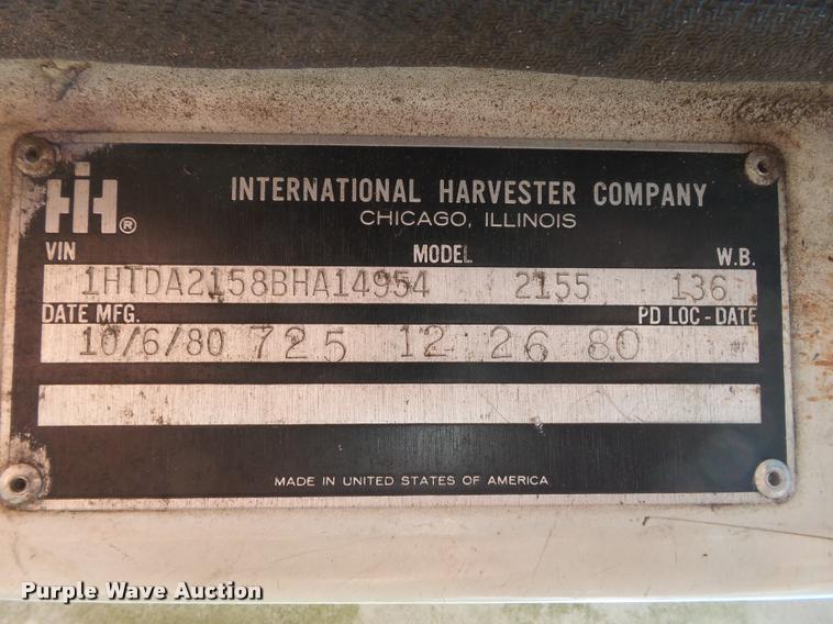 image for item K1134 1981 International semi truck