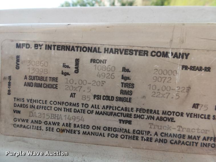 image for item K1134 1981 International semi truck