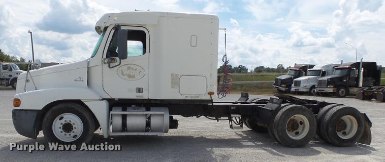 image for item K1135 2003 Freightliner ST120 semi truck
