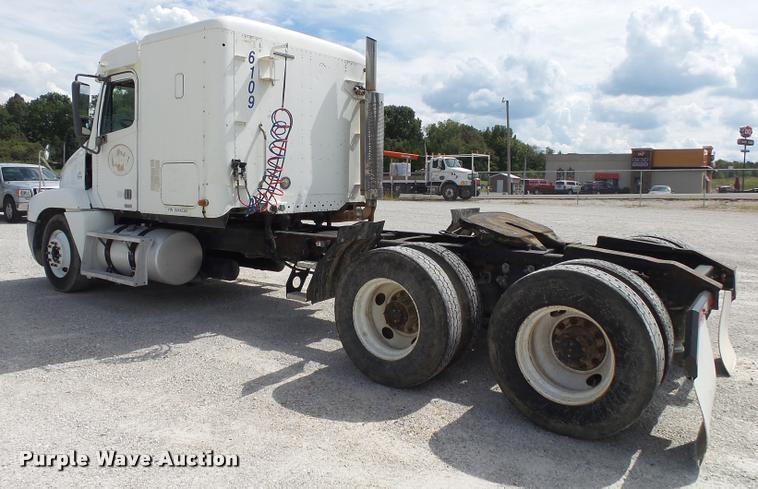 image for item K1135 2003 Freightliner ST120 semi truck