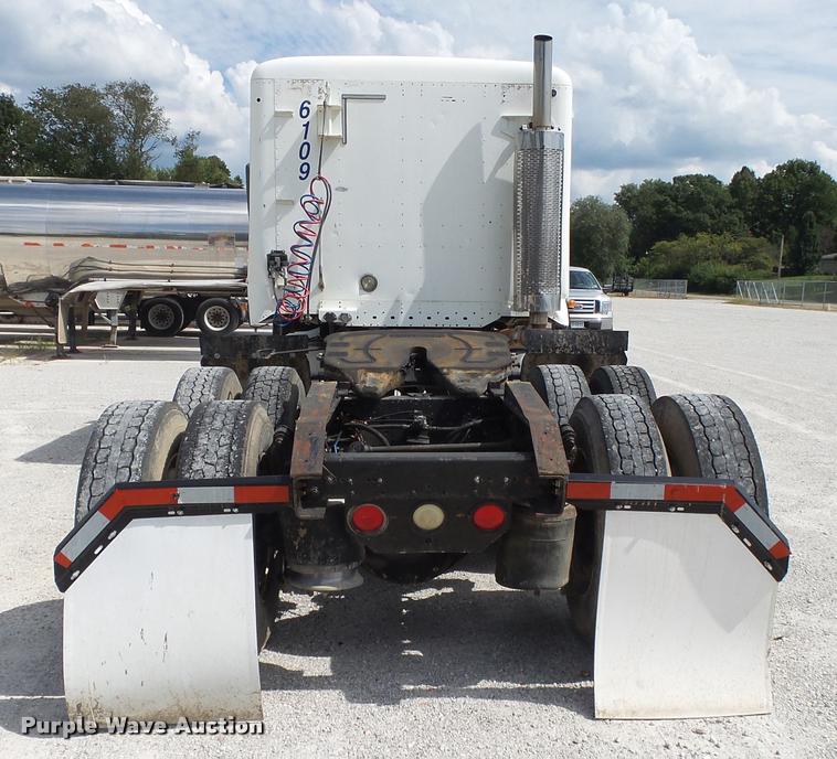 image for item K1135 2003 Freightliner ST120 semi truck