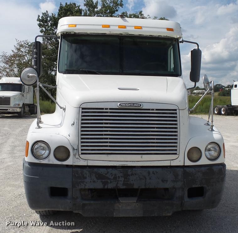 image for item K1135 2003 Freightliner ST120 semi truck