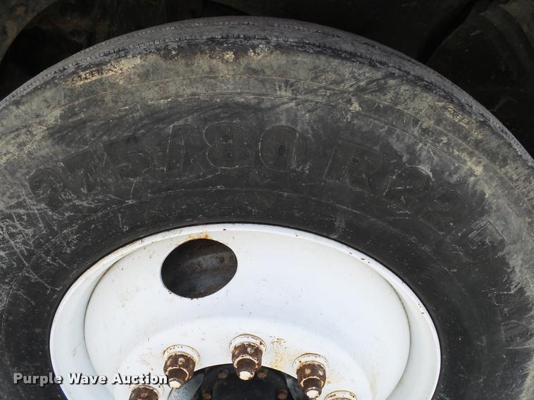 image for item K1135 2003 Freightliner ST120 semi truck