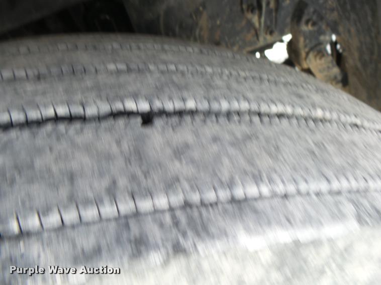 image for item K1135 2003 Freightliner ST120 semi truck