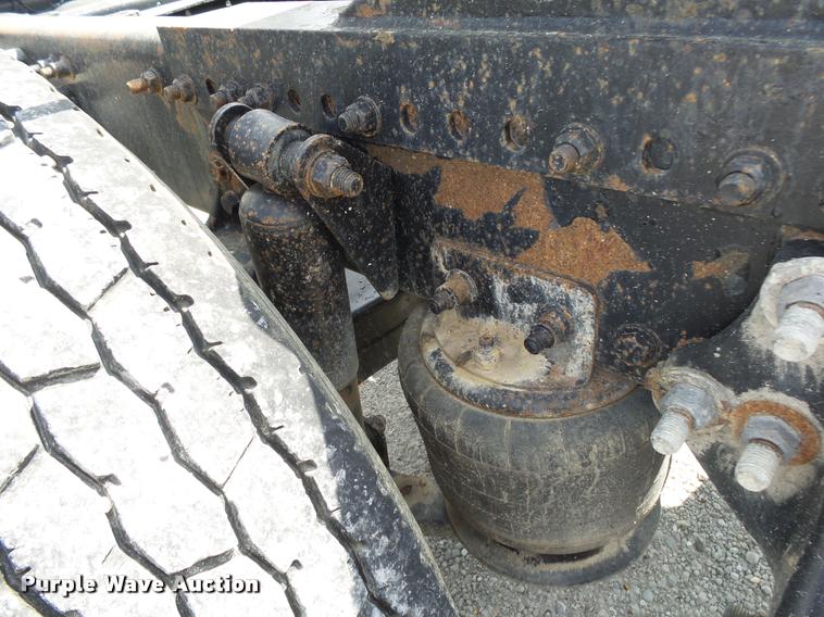 image for item K1135 2003 Freightliner ST120 semi truck